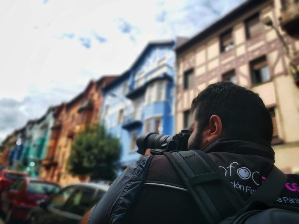 xovi de espaldas